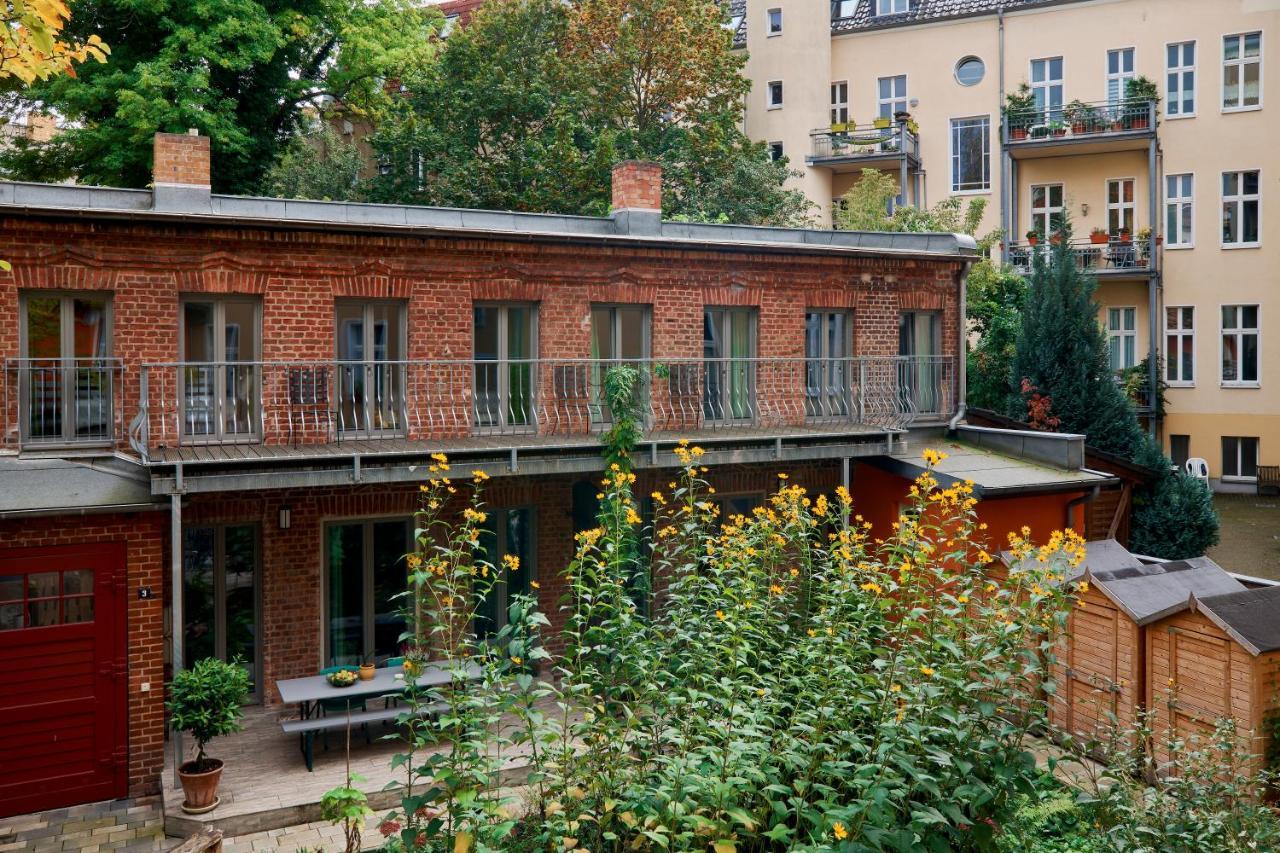 Beautiful Backyard Remise — Photos 2